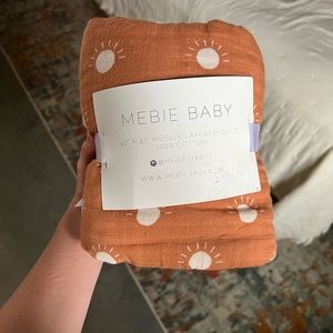 Mebie baby sunshine unisex quilt